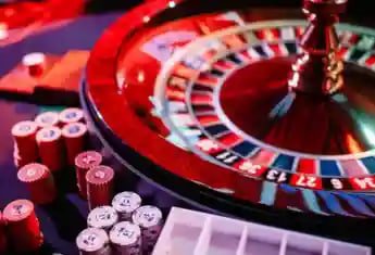 SA Gaming roulette wheel spin with ball and numbered pockets displayed in live stream